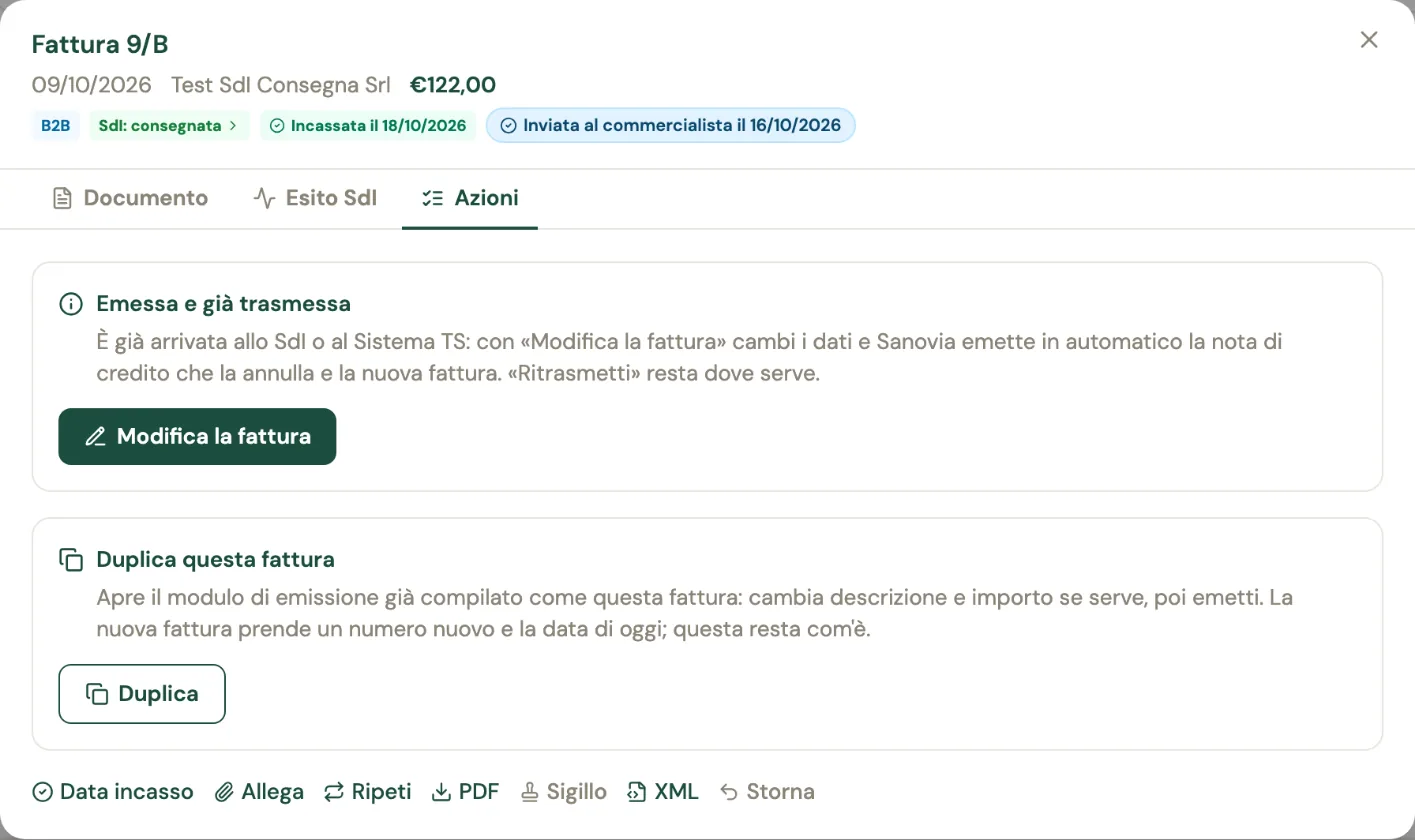 La scheda Azioni della fattura 9/B: Emessa e già trasmessa, con il pulsante Modifica la fattura, il riquadro Duplica questa fattura e le azioni Data incasso, Allega, Ripeti, PDF, Sigillo, XML, Storna
