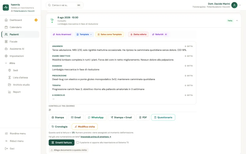 Sul computer: il referto di una visita, con il pulsante Emetti fattura